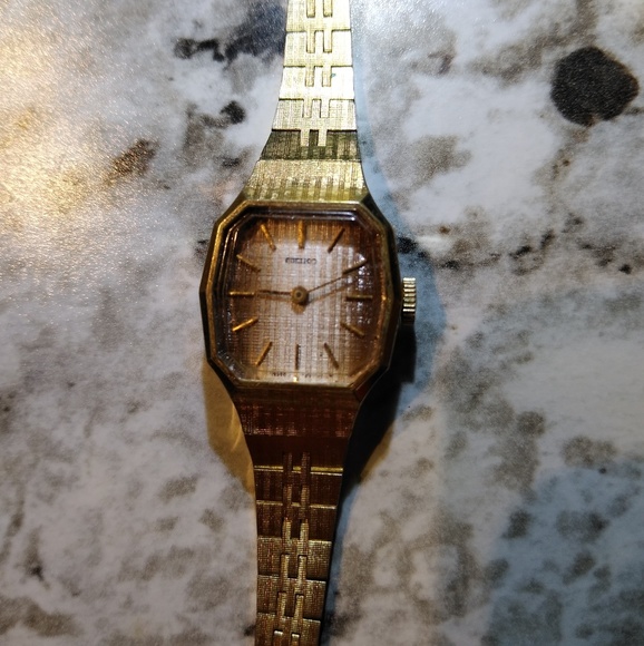 Seiko Accessories - Vintage Womens Seiko 17 Jewel Hand Wind Watch